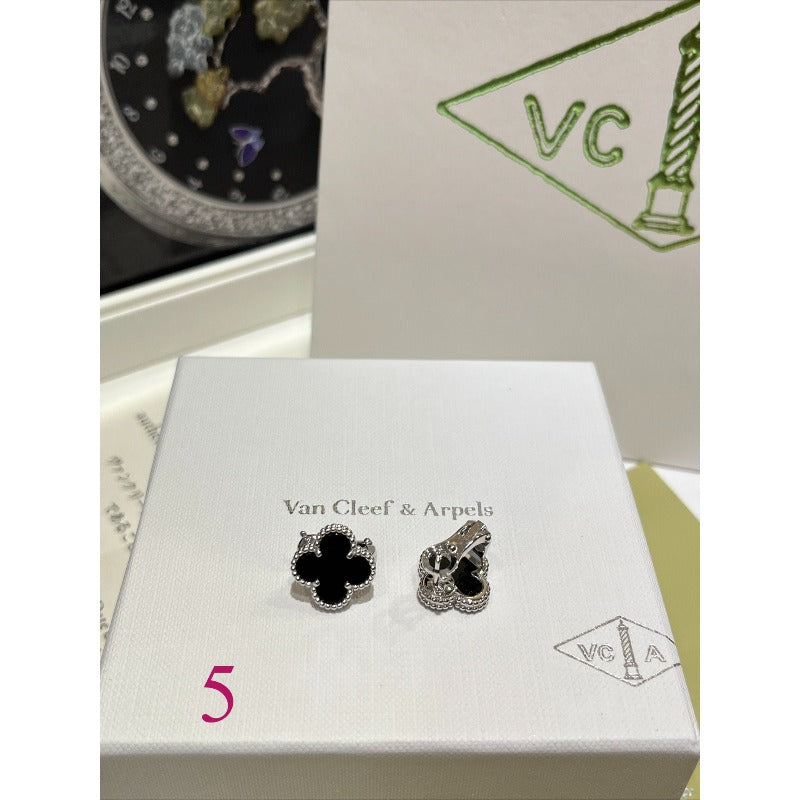 Rounded Quatrefoil Stud Earrings