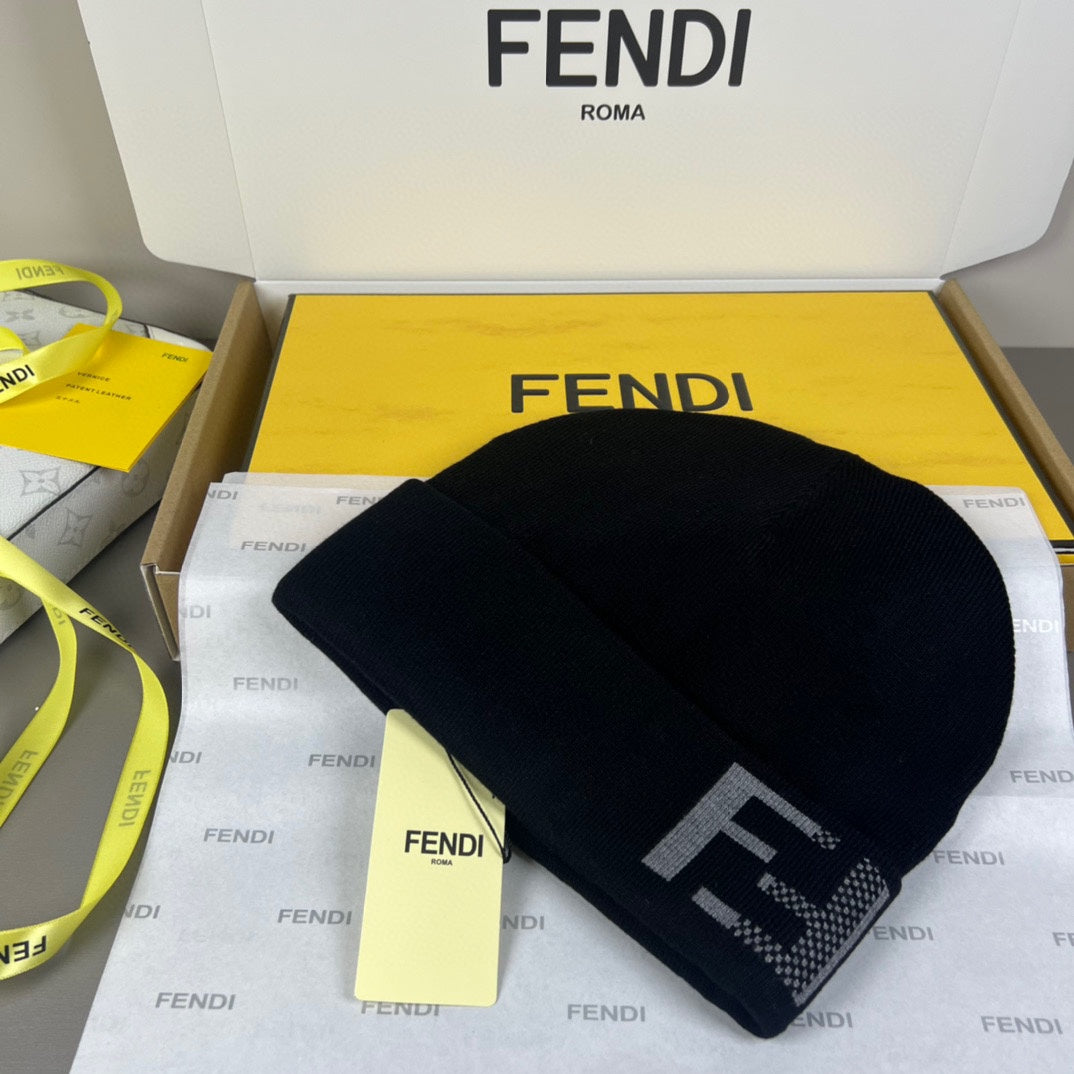 Gorro de punto acanalado con motivo geométrico