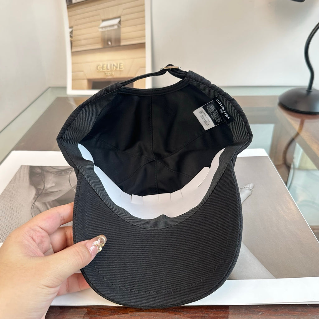 Gorra de béisbol lisa con emblema bordado