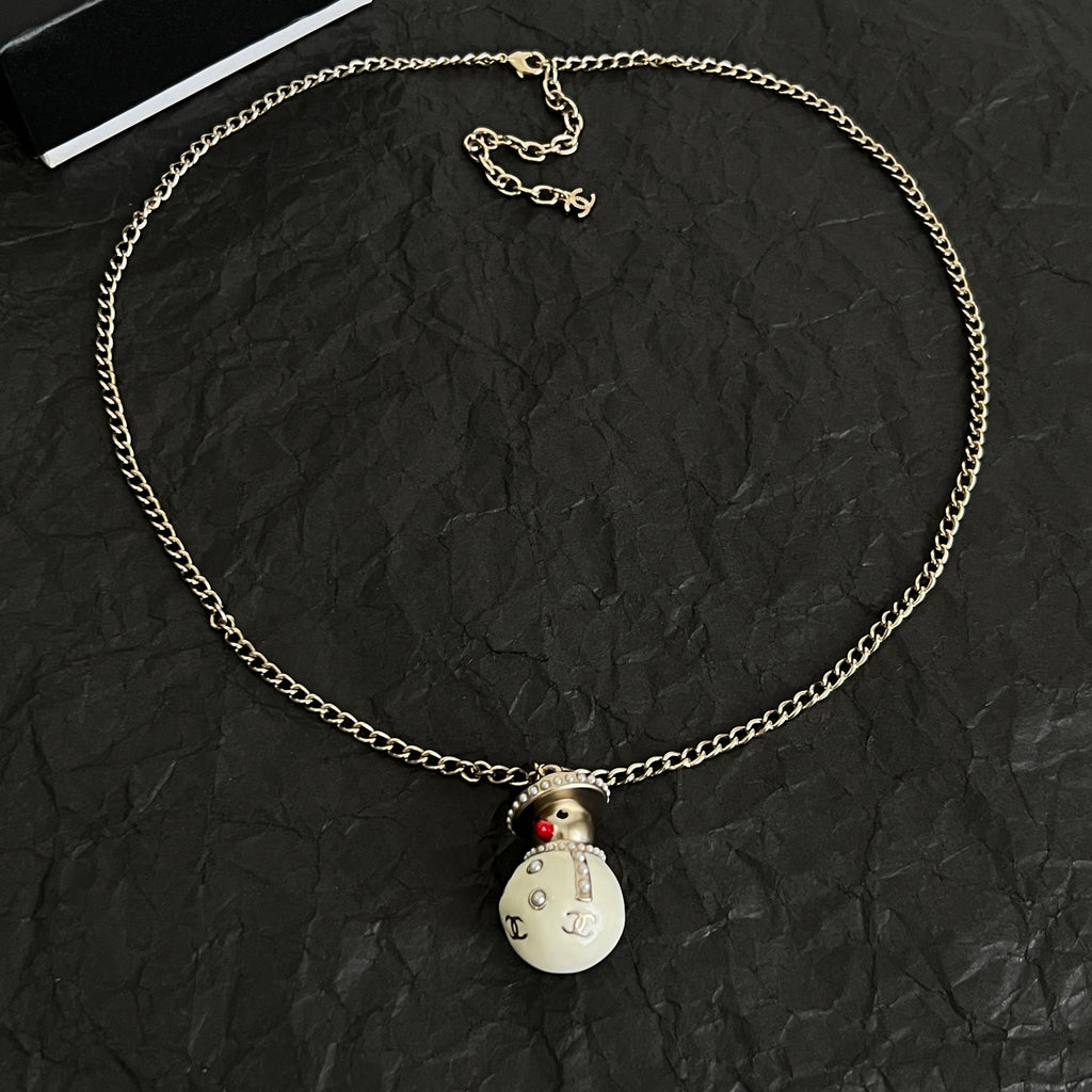 Collar con colgante de lágrima con acabado de perla
