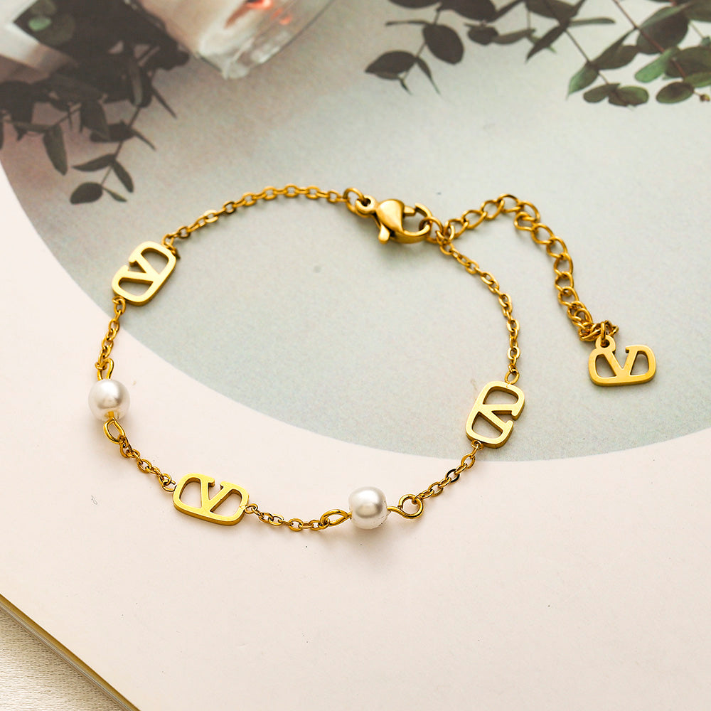 304 Stainless Steel Pearl-Effect V-Motif Station Bracelet