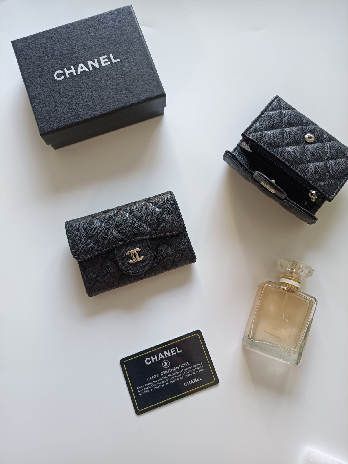 Diamond Quilted Compact Flap Wallet 020