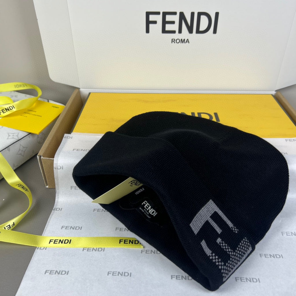 Gorro de punto acanalado con motivo geométrico