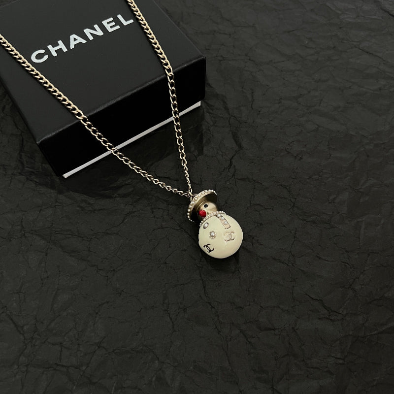 Collar con colgante de lágrima con acabado de perla