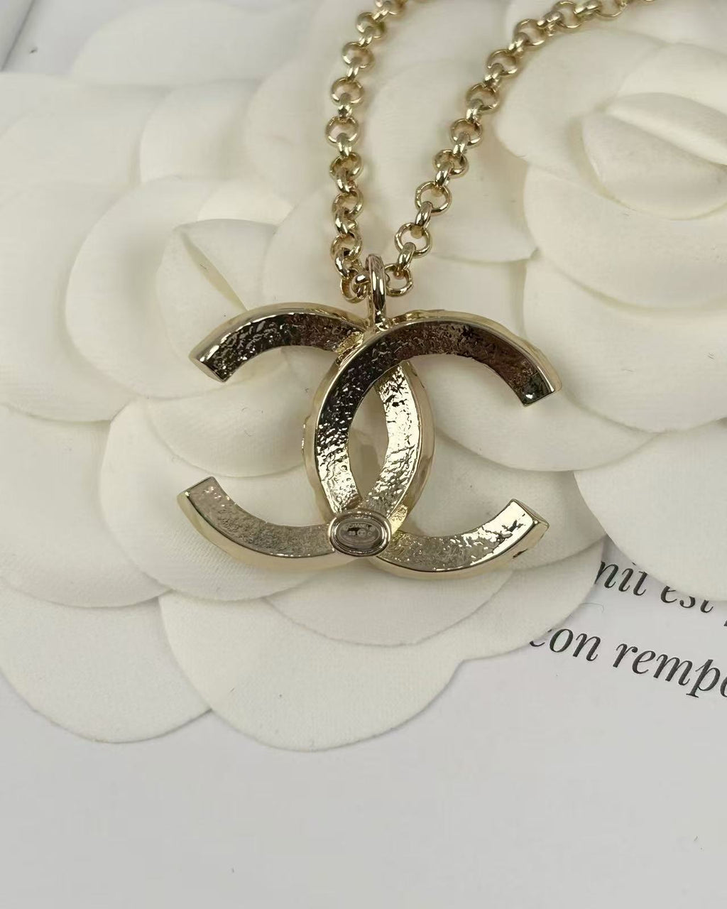 Gold Tone Rhinestone Interlocking Pendant Choker Necklace