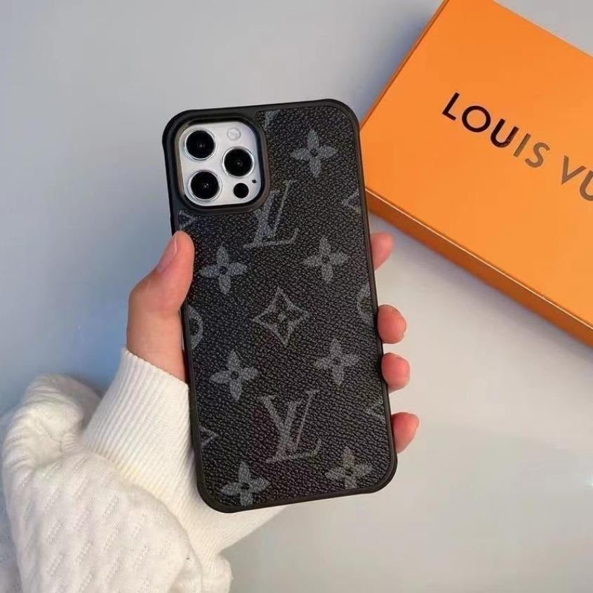 Coque de téléphone monogramme oversize