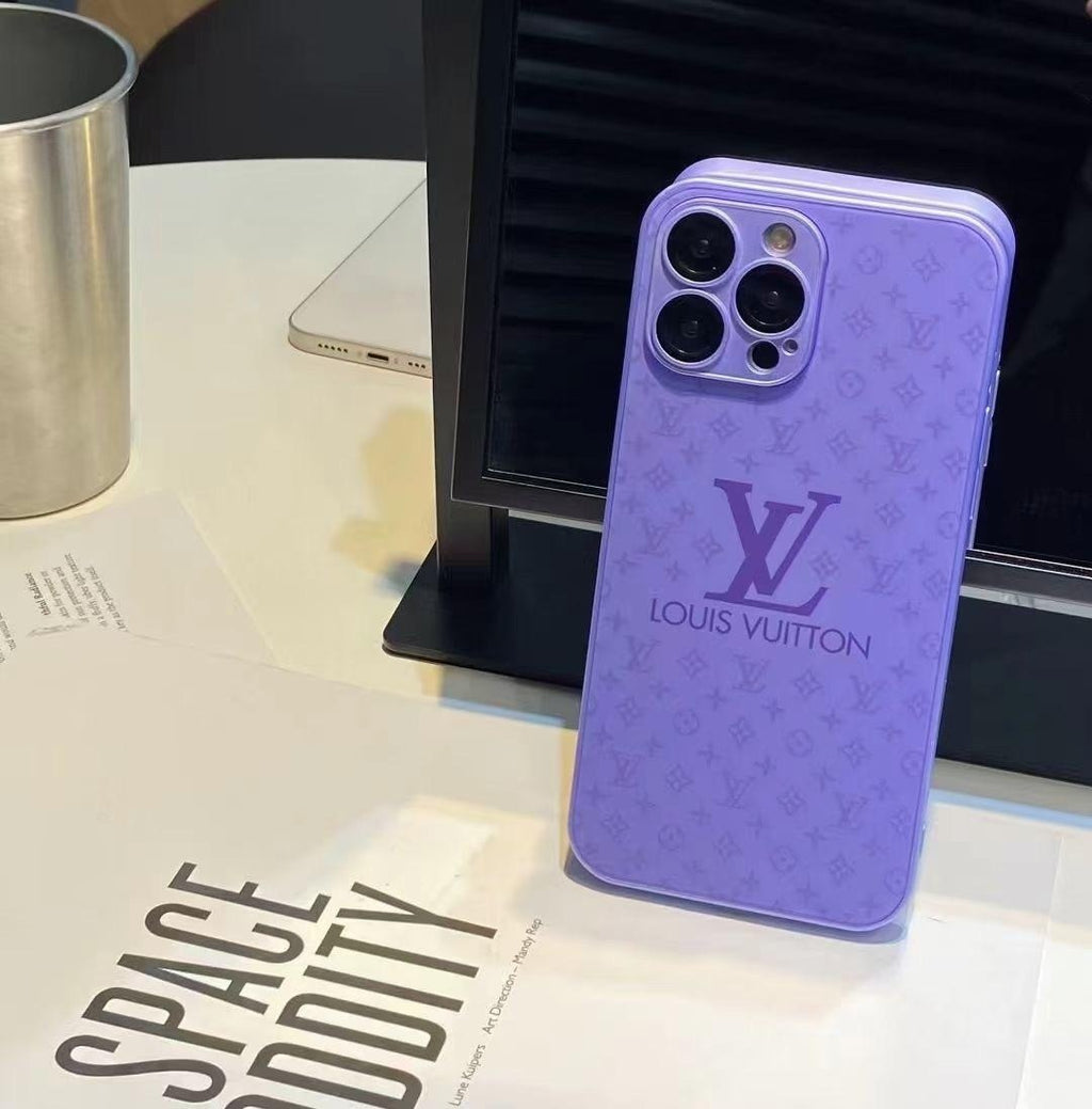 Funda para teléfono con monograma en relieve y tonos pastel