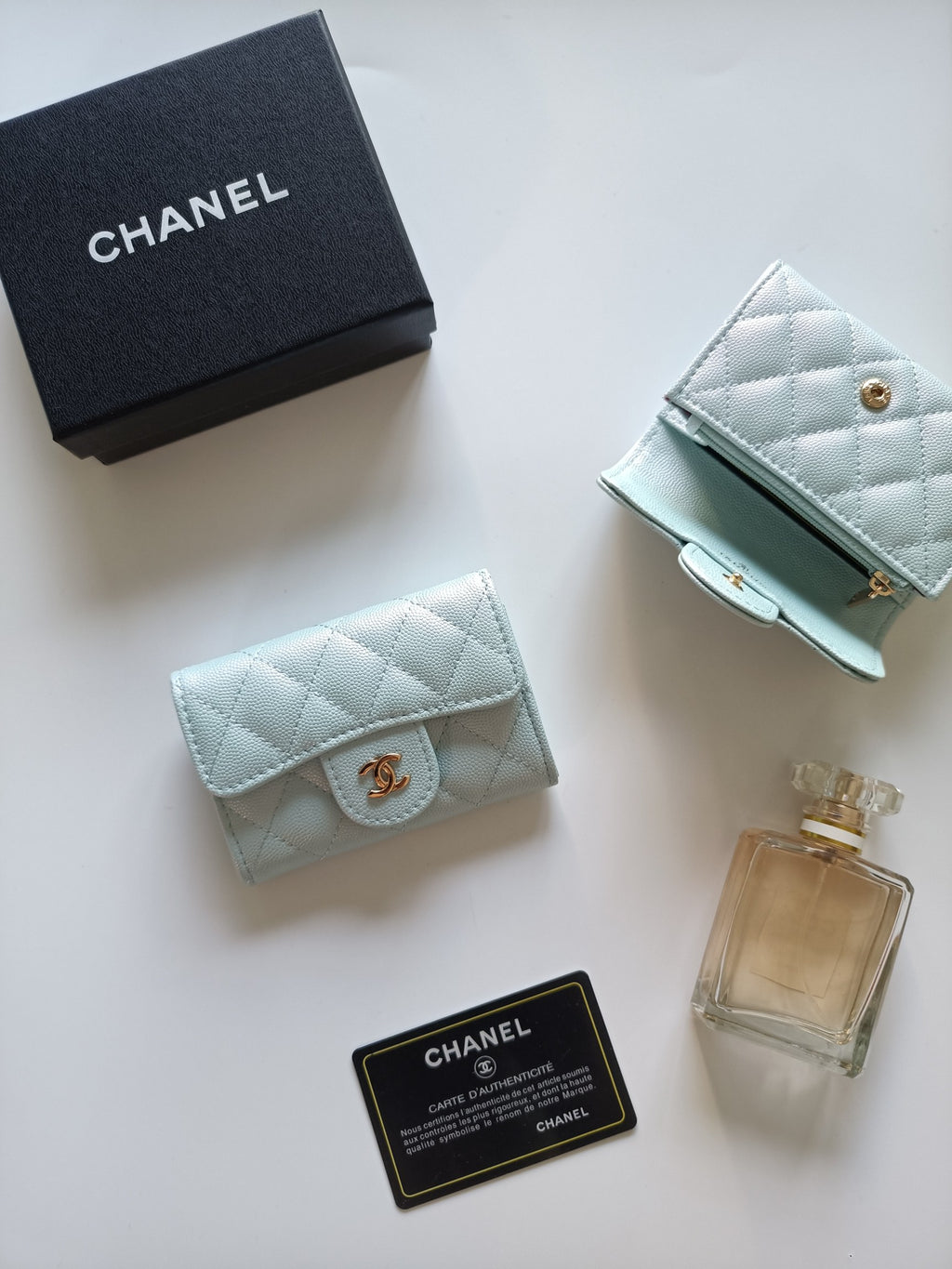 Diamond Quilted Compact Flap Wallet 020