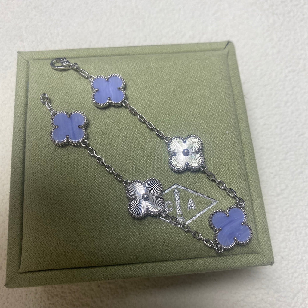 Pulsera de cadena festoneada de cuadrifolio