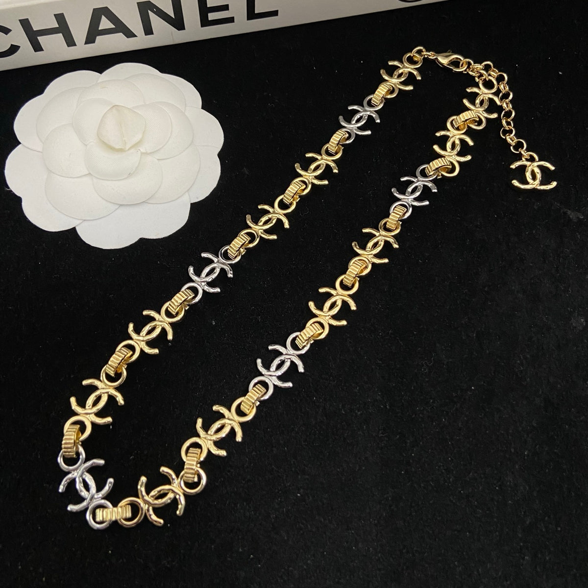 Two-Tone Bow Motif Choker