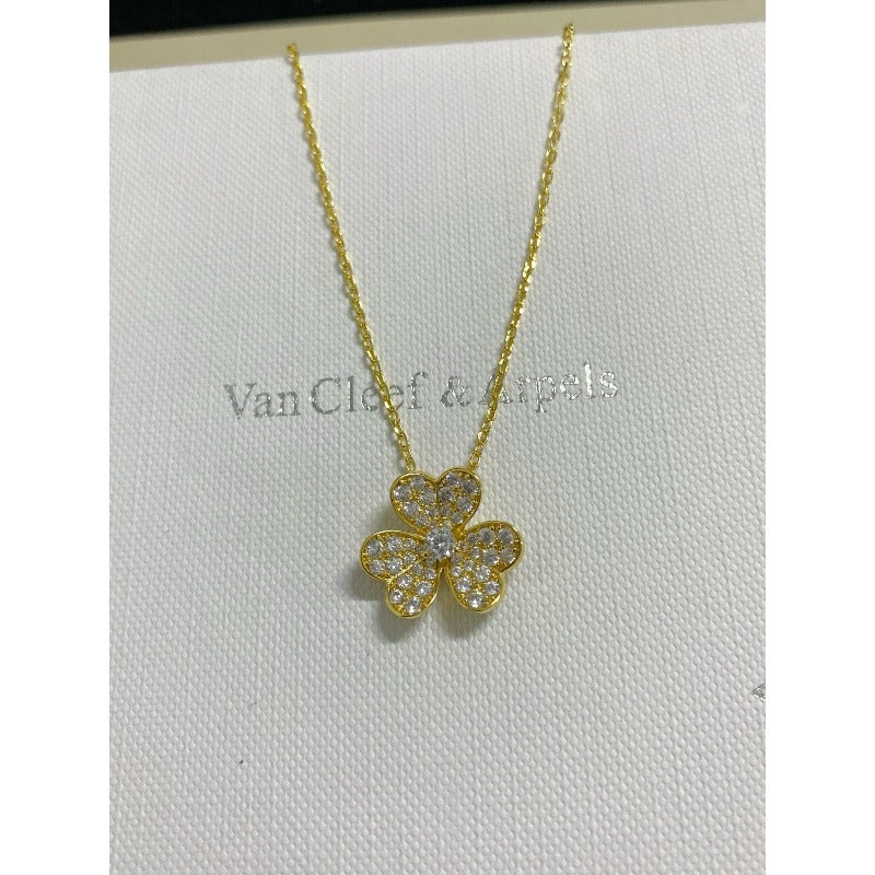 Collar con colgante de flores agrupadas - Opciones de tamaño