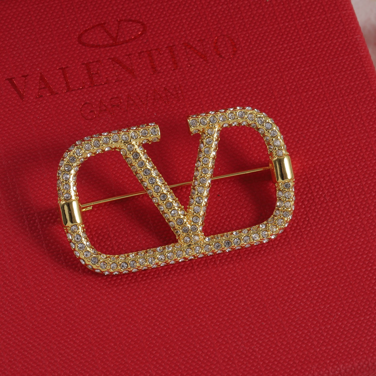Pave V-Motif Frame Brooch