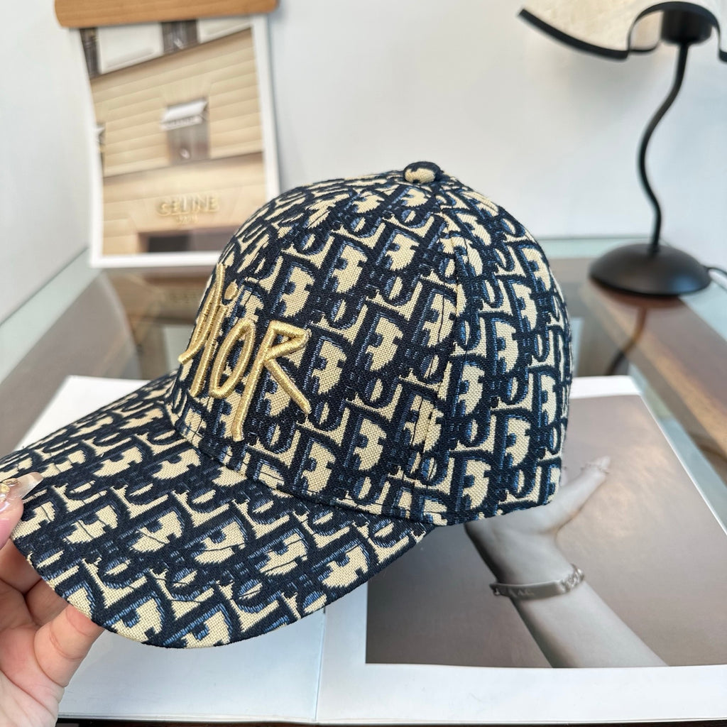 Gorra de béisbol con letras de monograma
