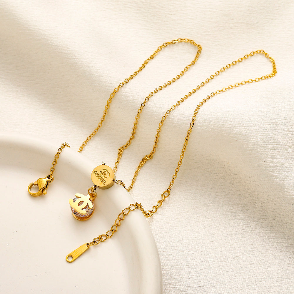 Collar con disco y colgante de monograma de acero inoxidable 304 - 4 opciones de estilo