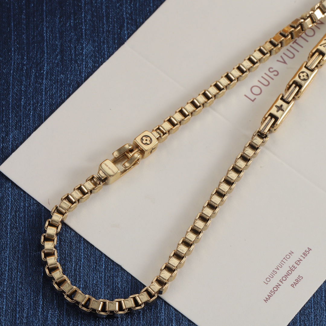 Classic Curb Chain Necklace