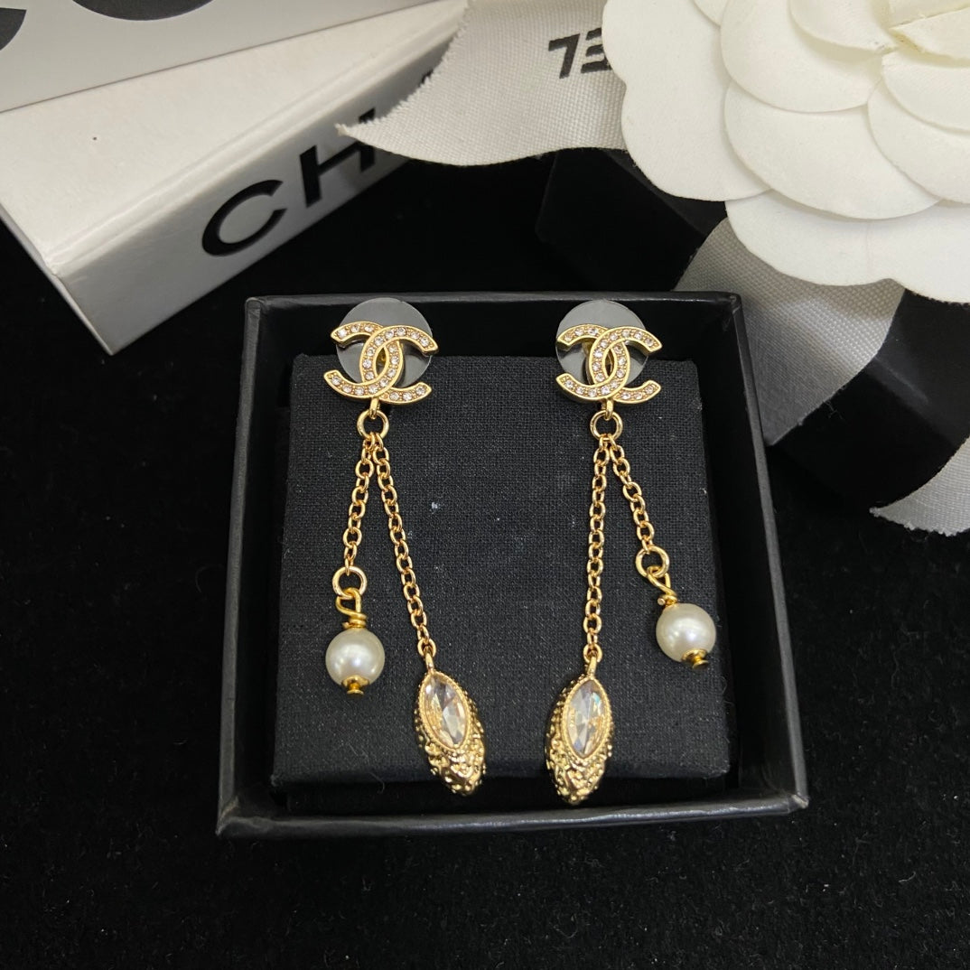 Teardrop & Pearl-Effect Chain Dangle Earrings