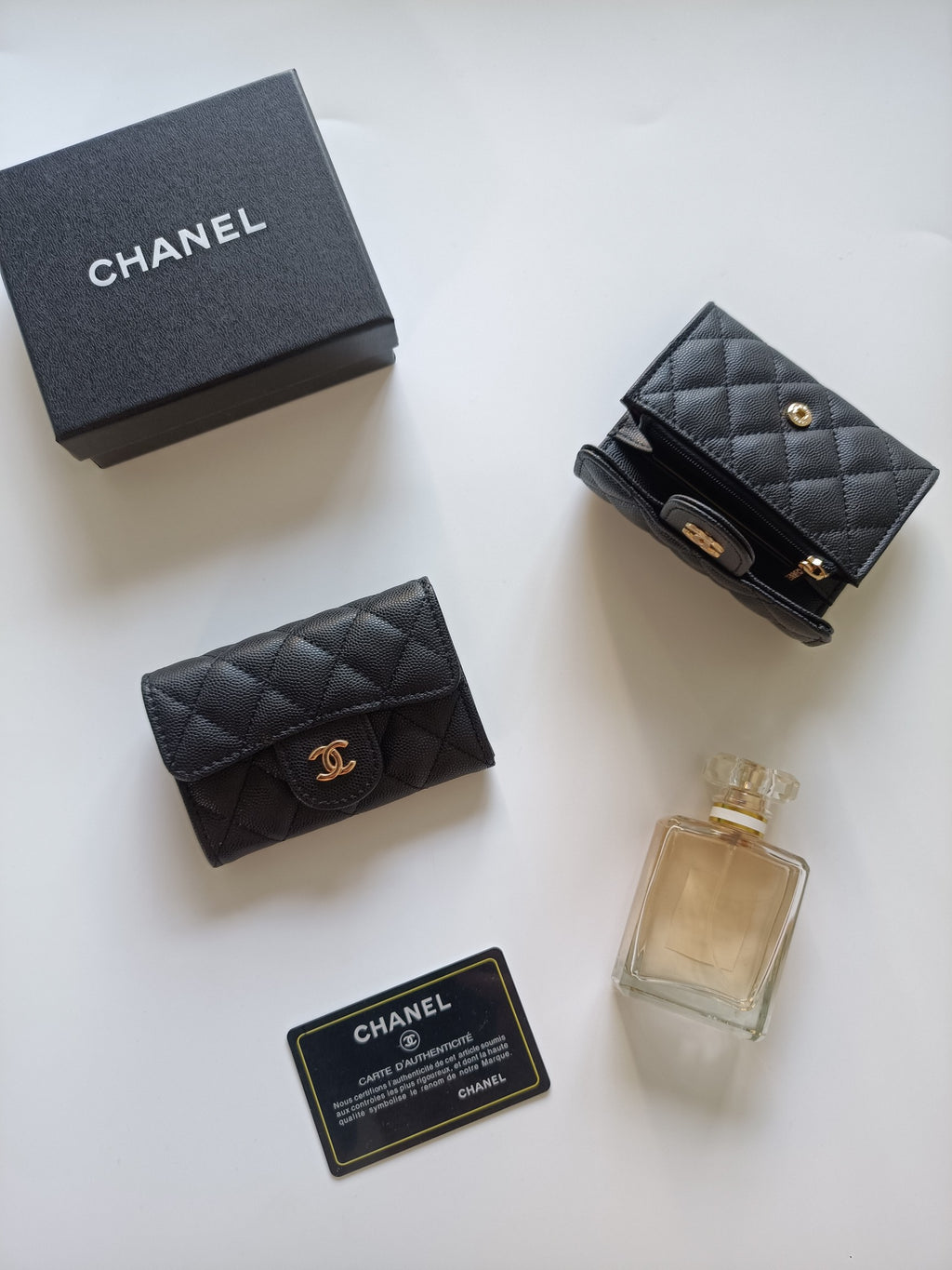 Diamond Quilted Compact Flap Wallet 020
