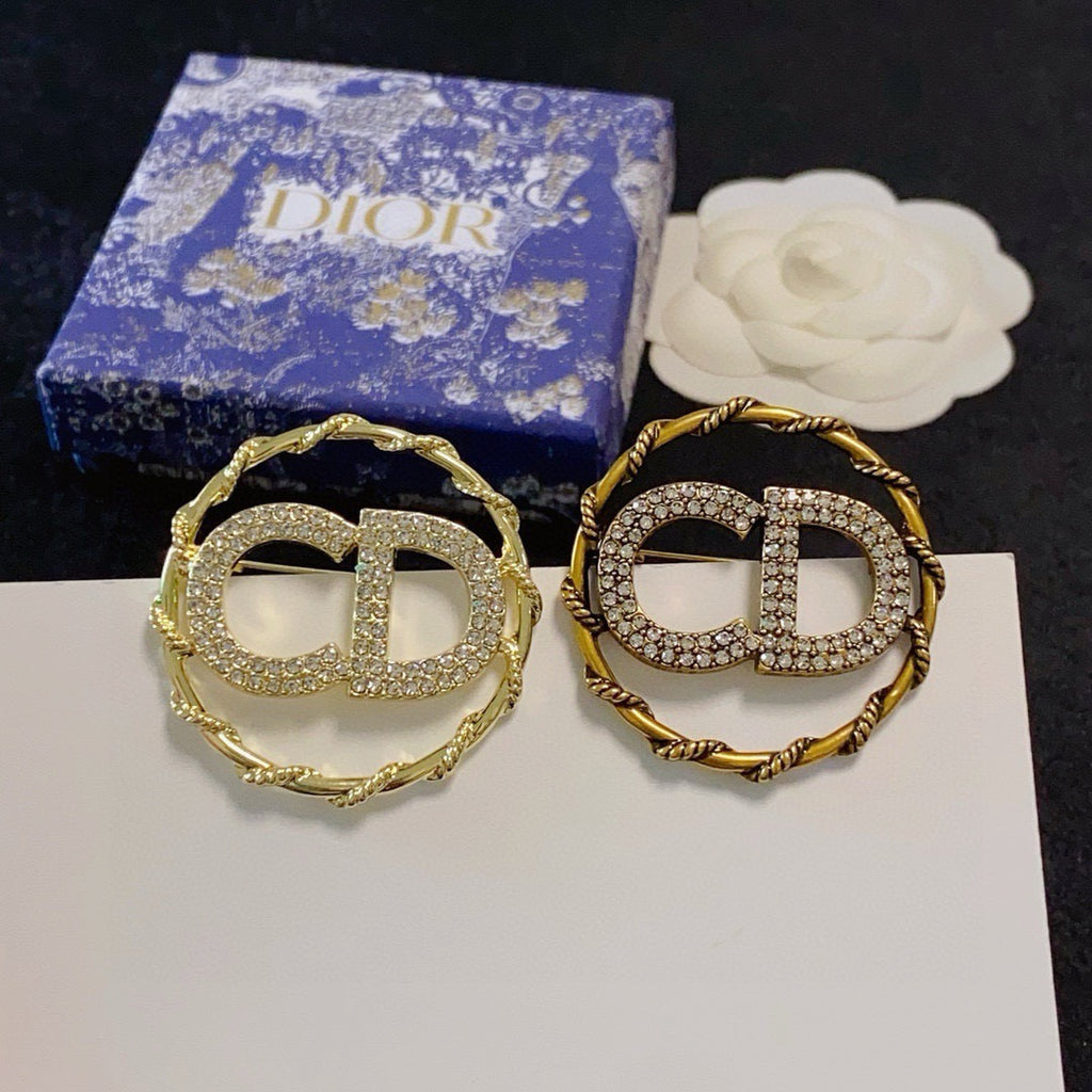 Twisted Round Frame Letter Brooch