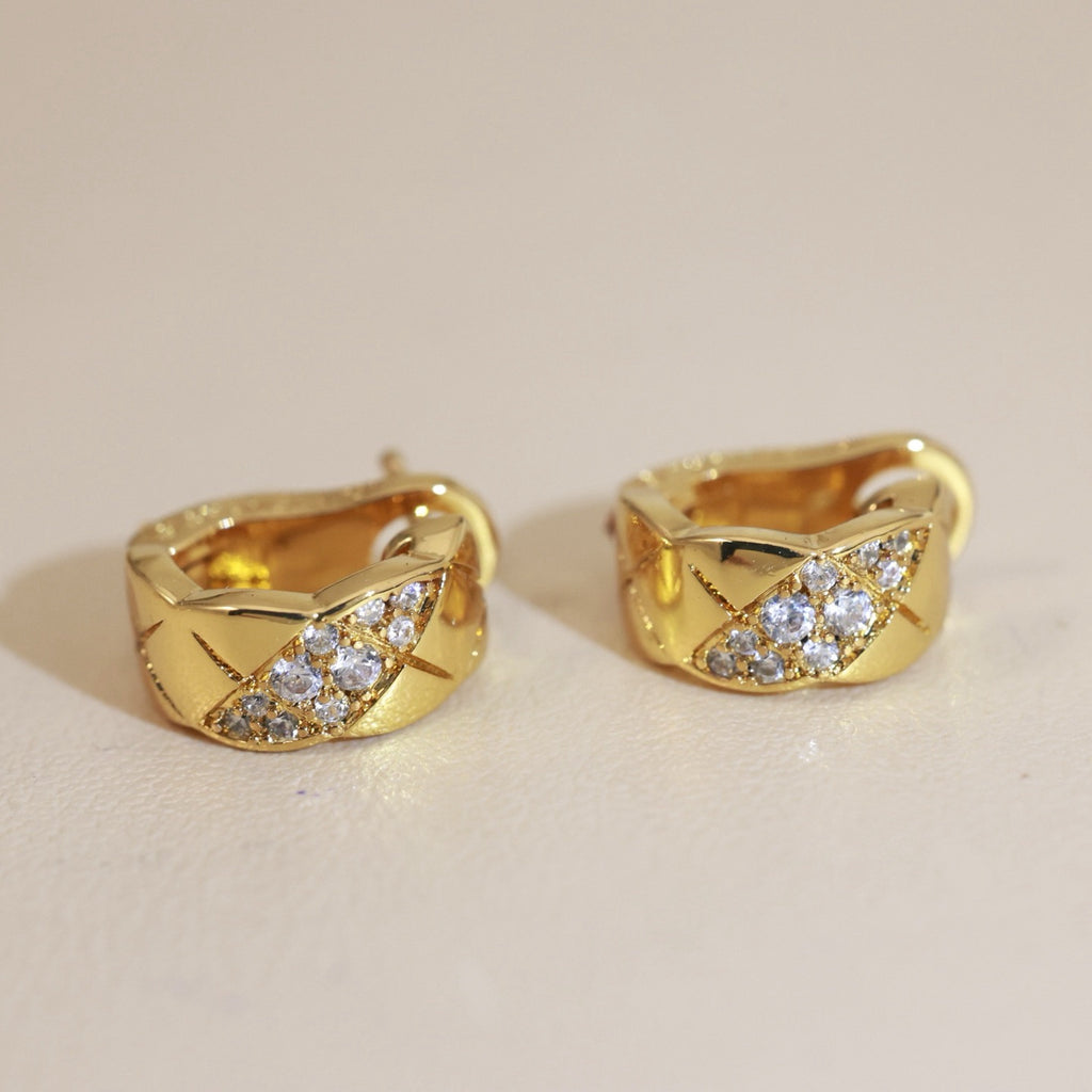 Boucles d'oreilles mini-créoles à motif pavé de diamants