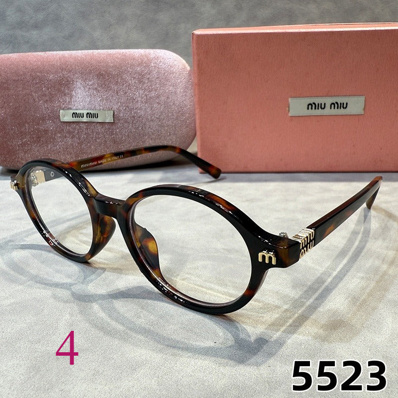 Narrow Cat-Eye Sunglasses with Swept Corners Fashion Sunglasses、New Arrivals、Miumiu Series