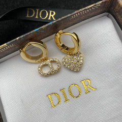 Pendientes de aro asimétricos con charms de corazón y óvalo