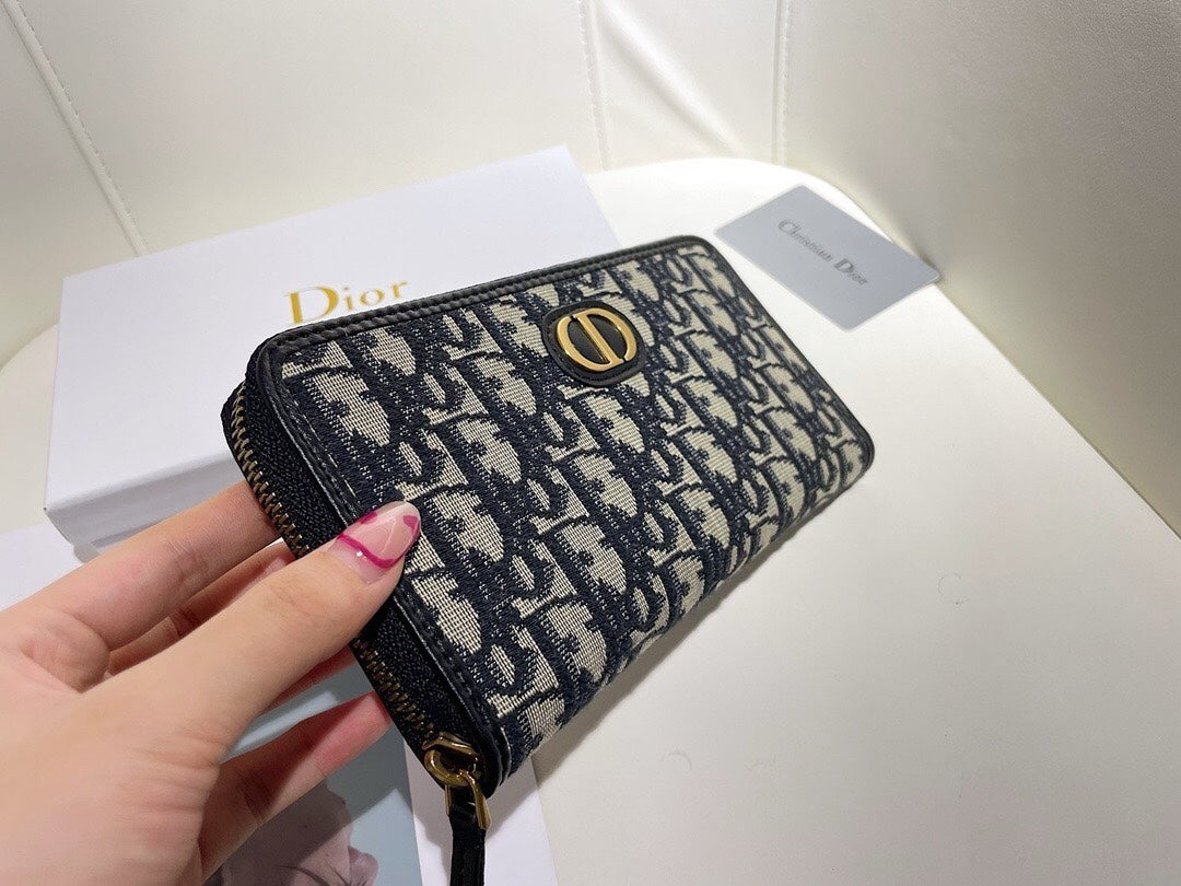 Monogram Long Zip Wallet 018