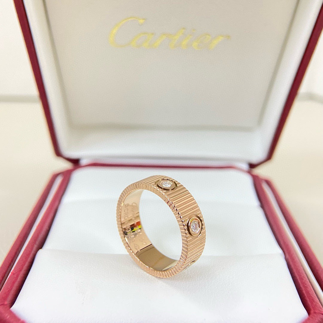 Ribbed Wide Band Ring with Bezel-Set Stone Accents