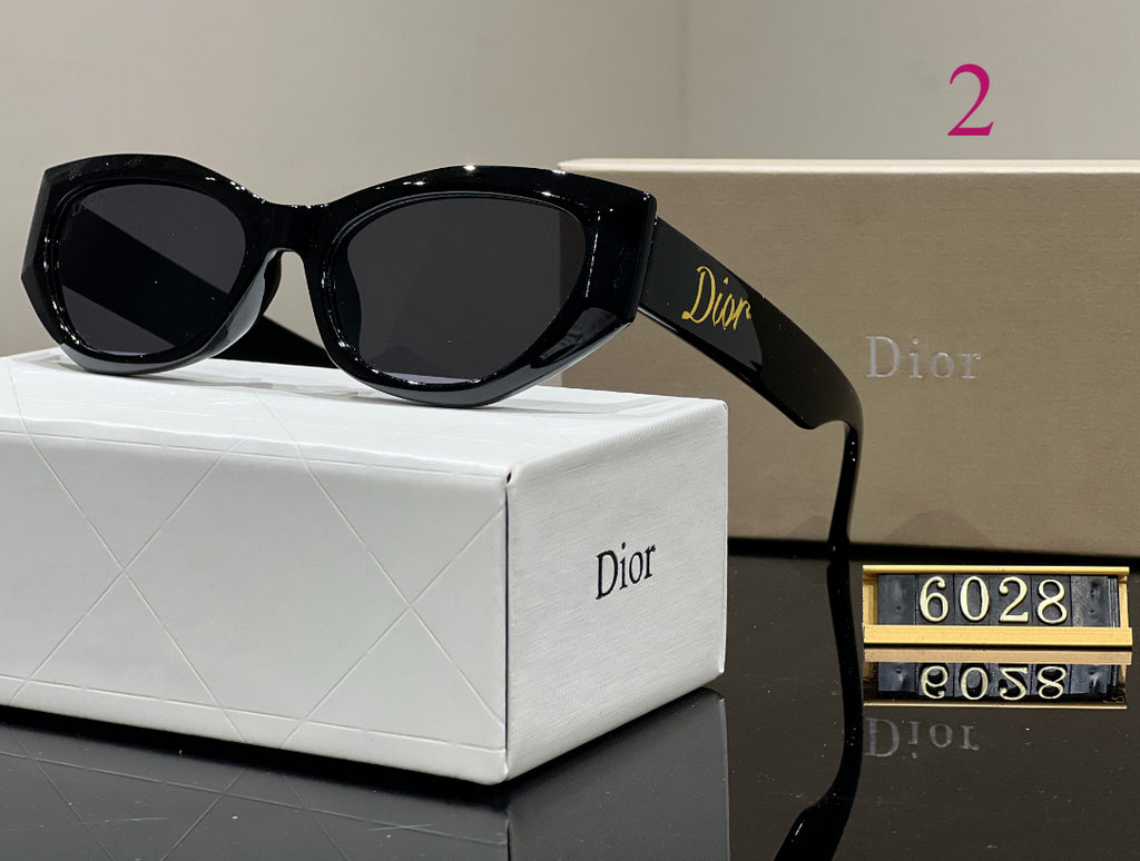 Gafas de sol ovaladas pequeñas con esquinas exteriores ensanchadas