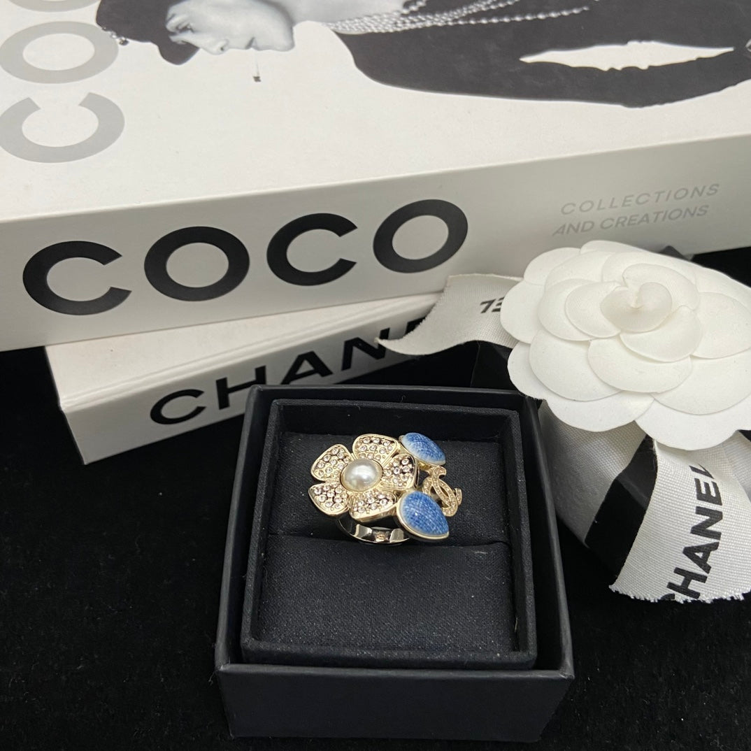 Flower & Heart Statement Ring with Bead Accent