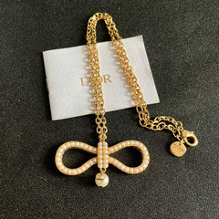 Collar con colgante infinito pavé y detalle colgante de imitación de perla