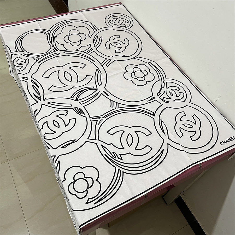 Outline Interlocking-C Square Scarf - 90 x 90 cm