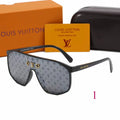 Gafas de sol con montura plana, escudo con monograma y varillas anchas