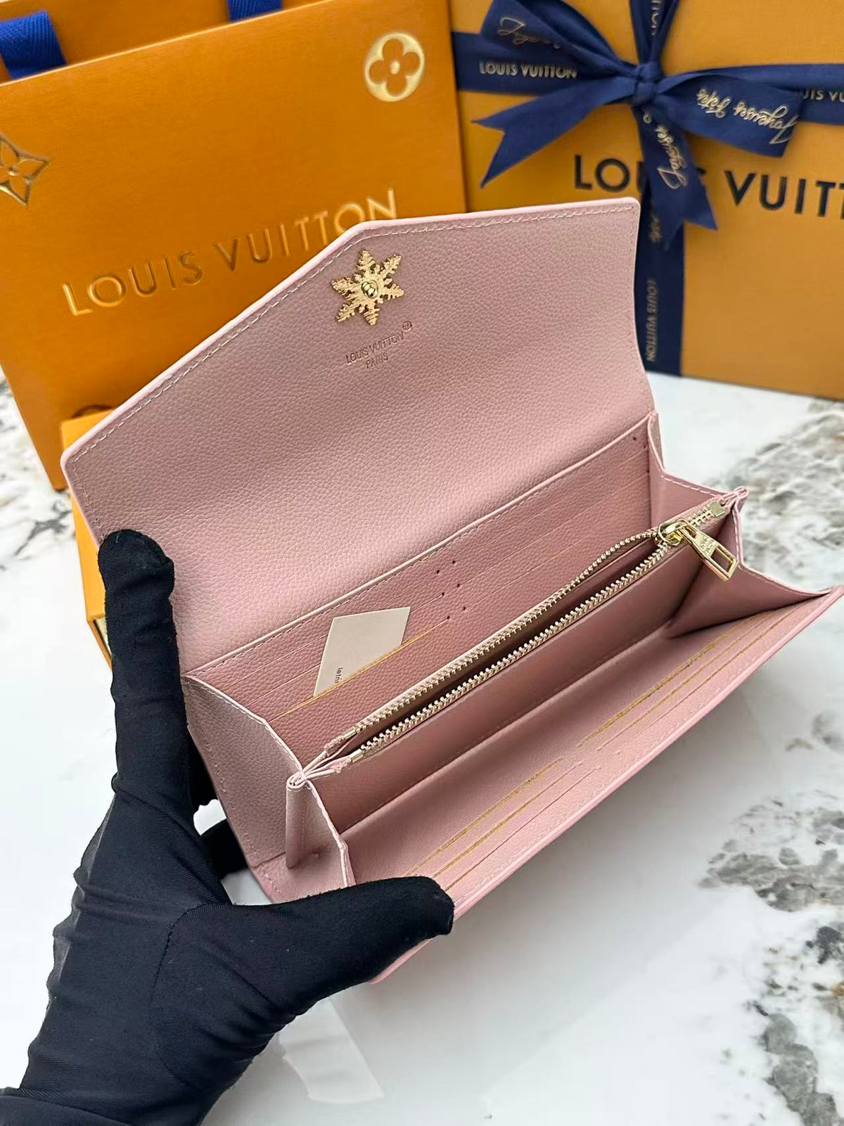 Embossed Envelope Wallet 002