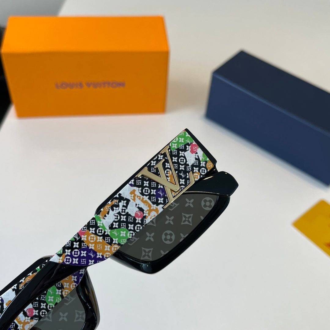Eyewear product detail