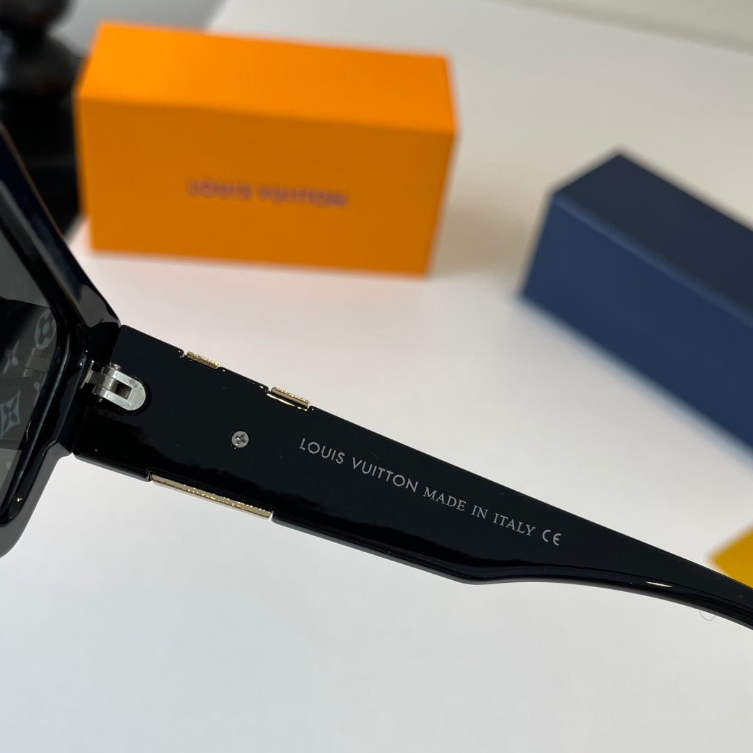 Eyewear product detail
