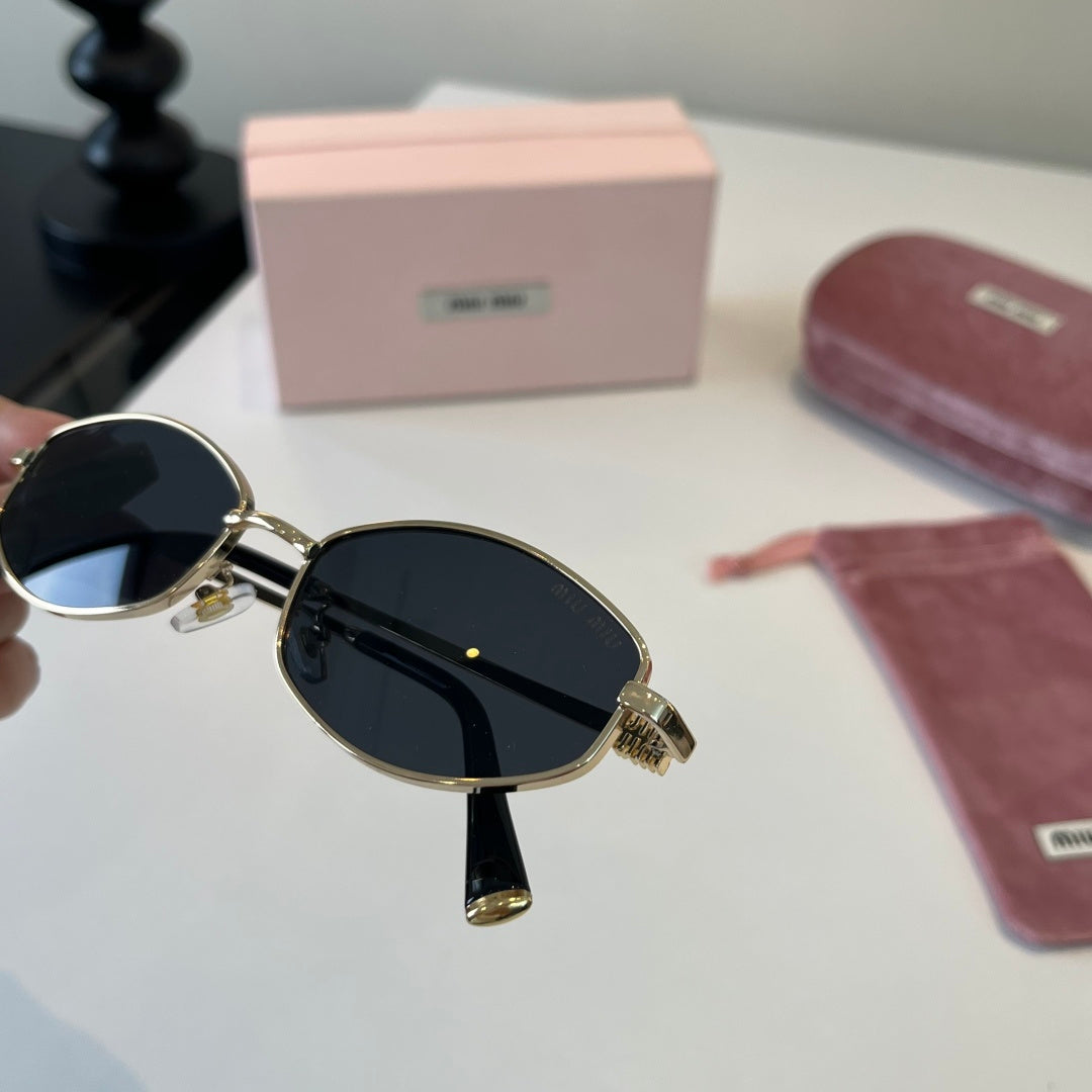 Eyewear product detail