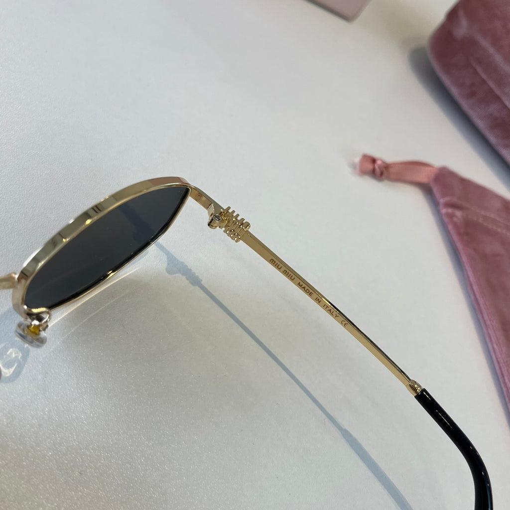 Eyewear product detail