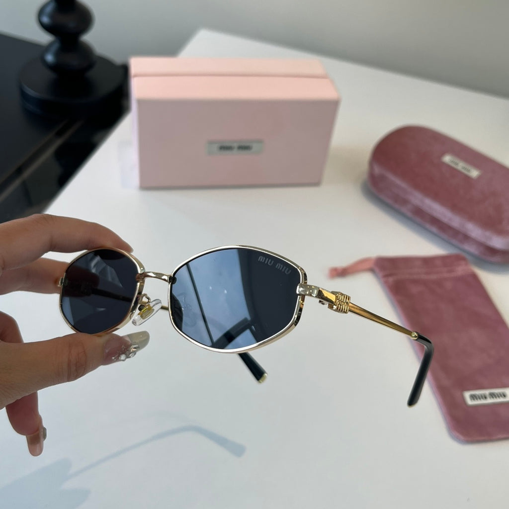 Eyewear product detail