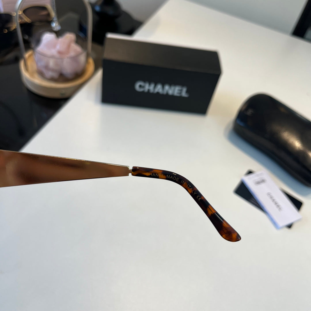 Eyewear product detail