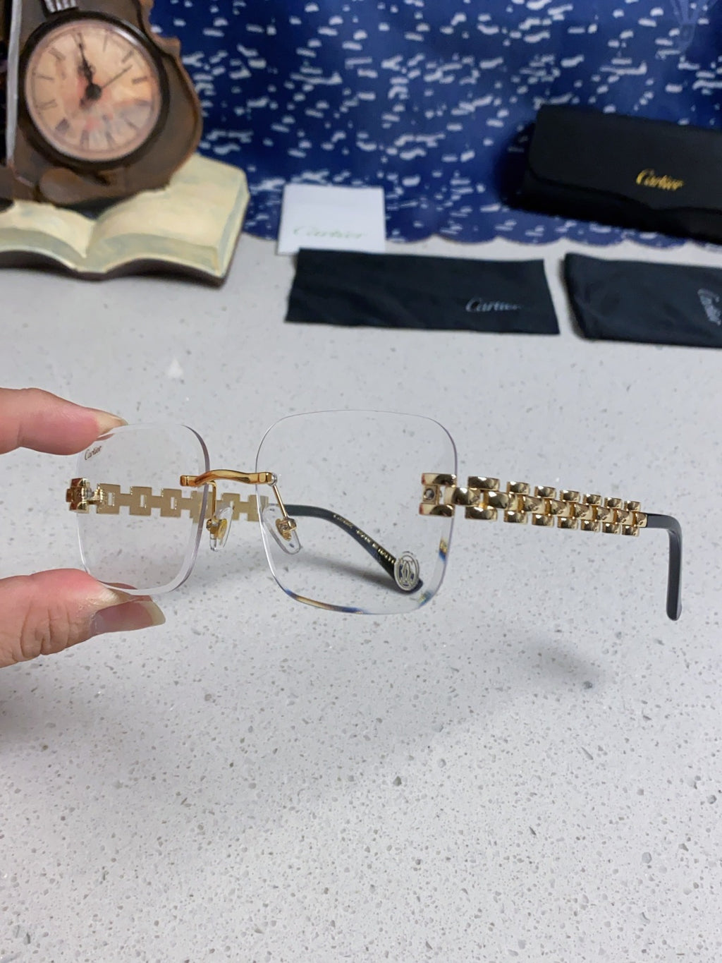 Eyewear product detail