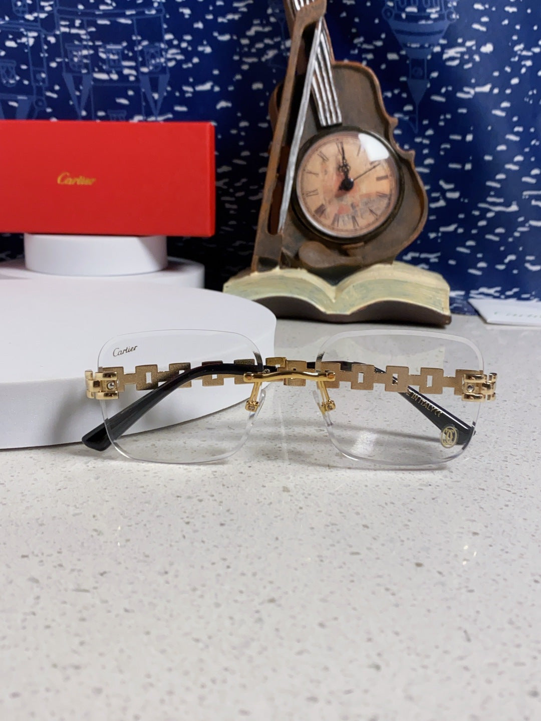 Eyewear product detail