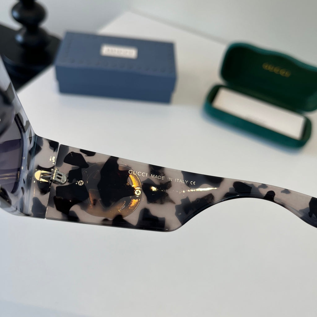 Eyewear product detail