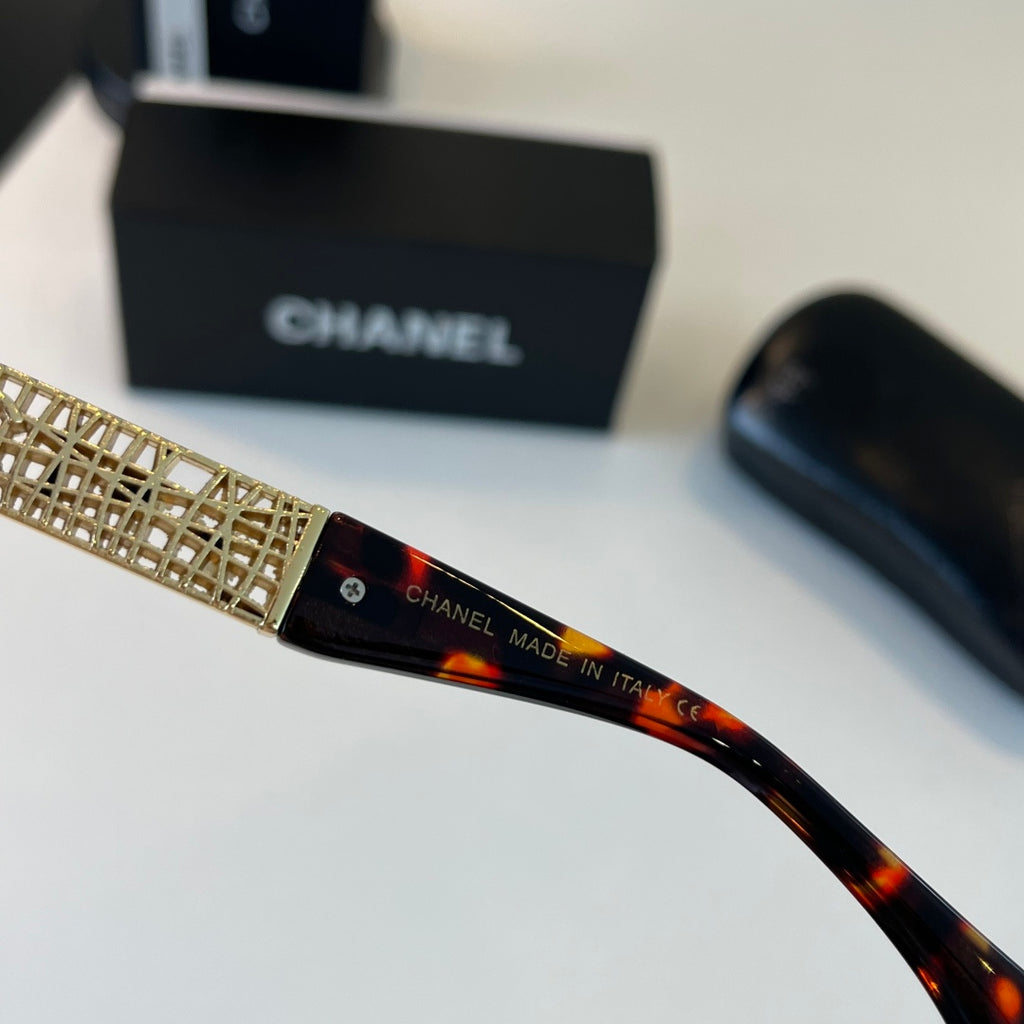 Eyewear product view