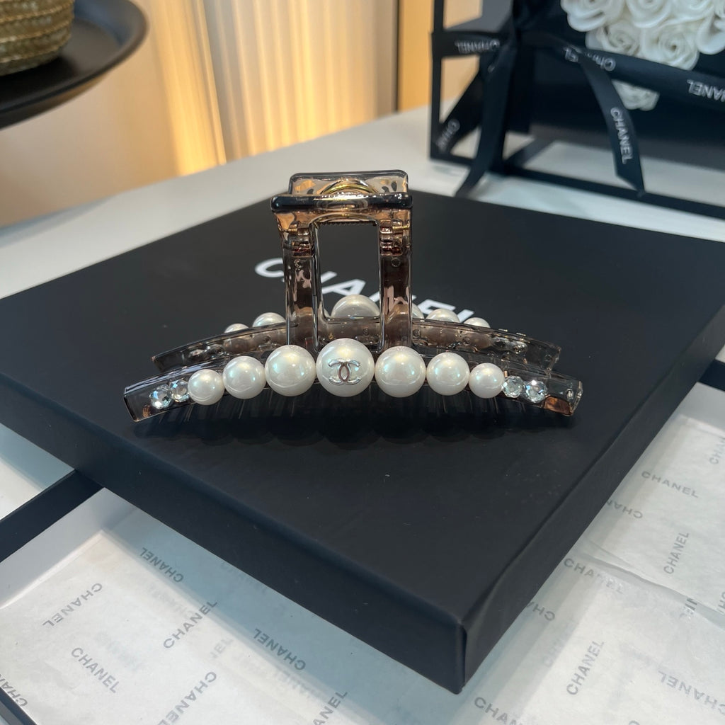 Hair accessory detail