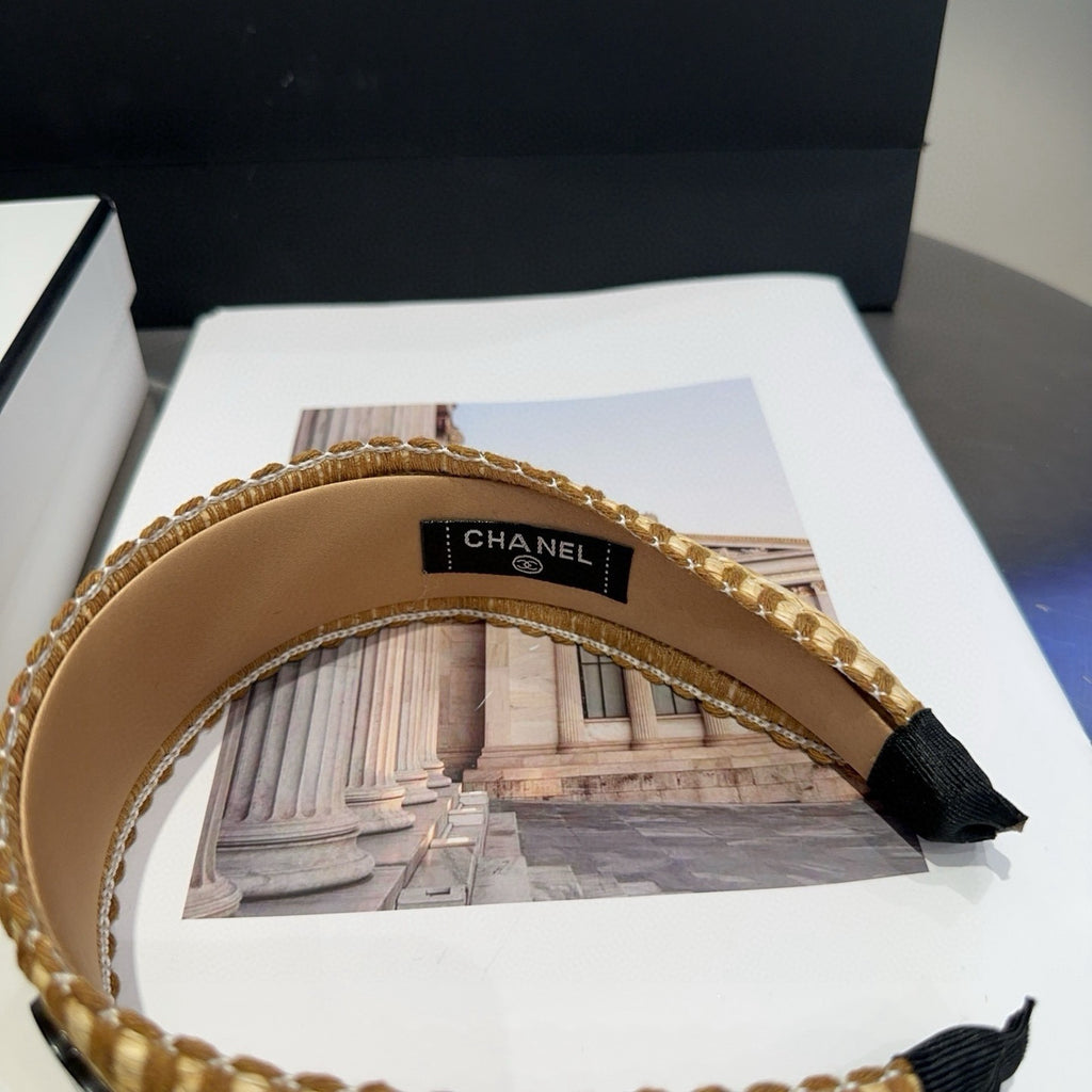 Hair accessory detail