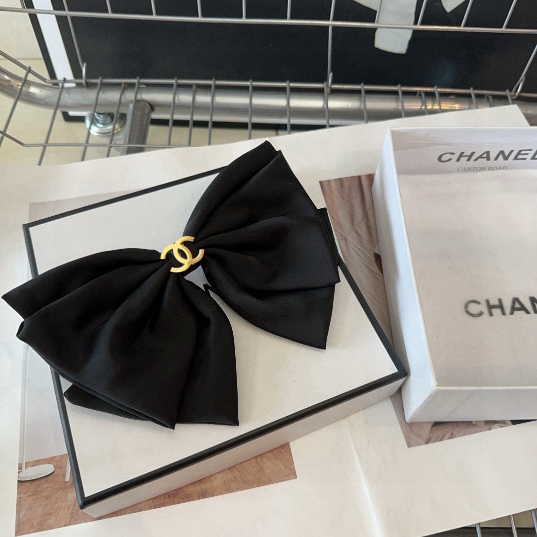 Hair accessory detail