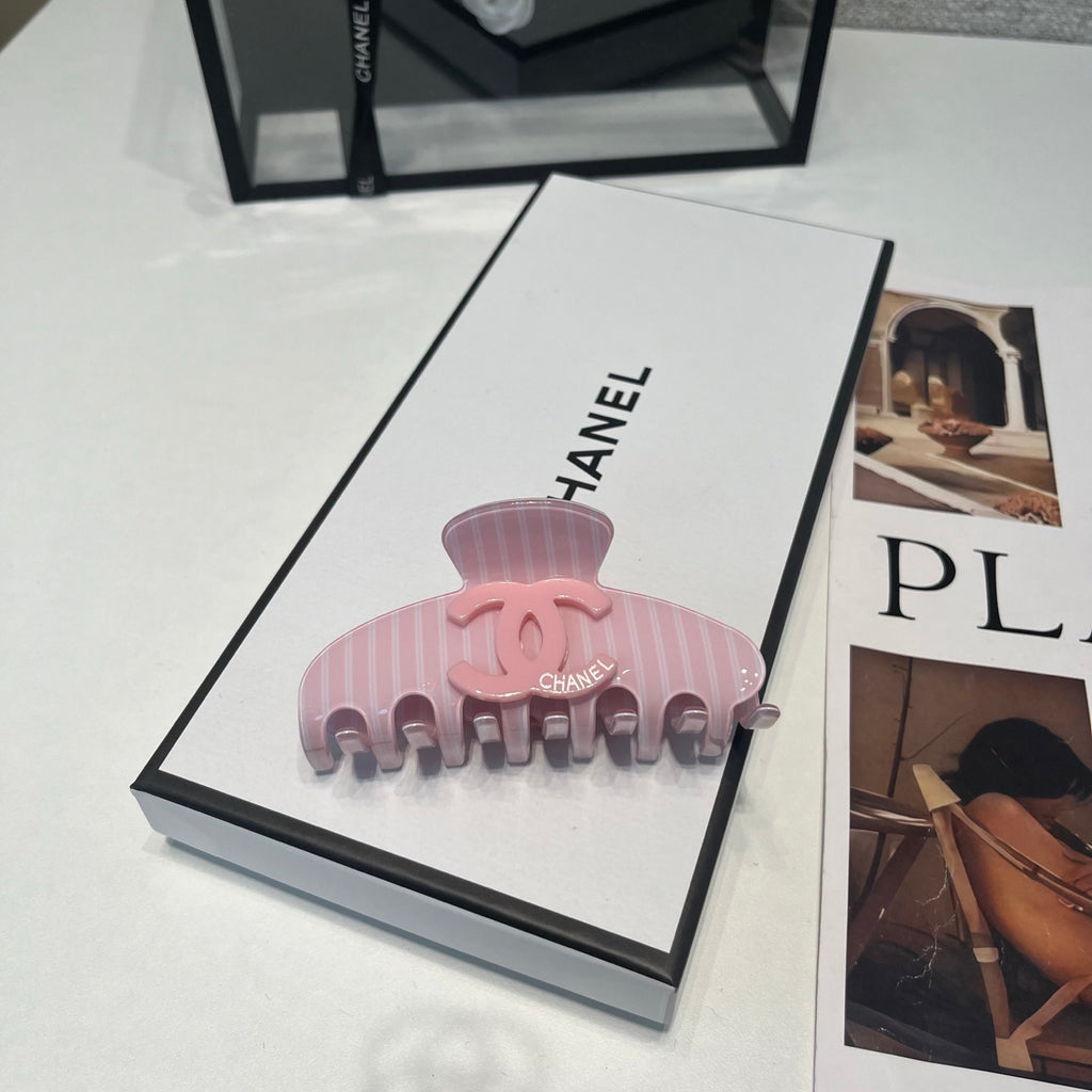 Hair accessory detail