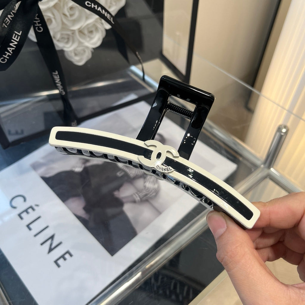 Hair accessory detail