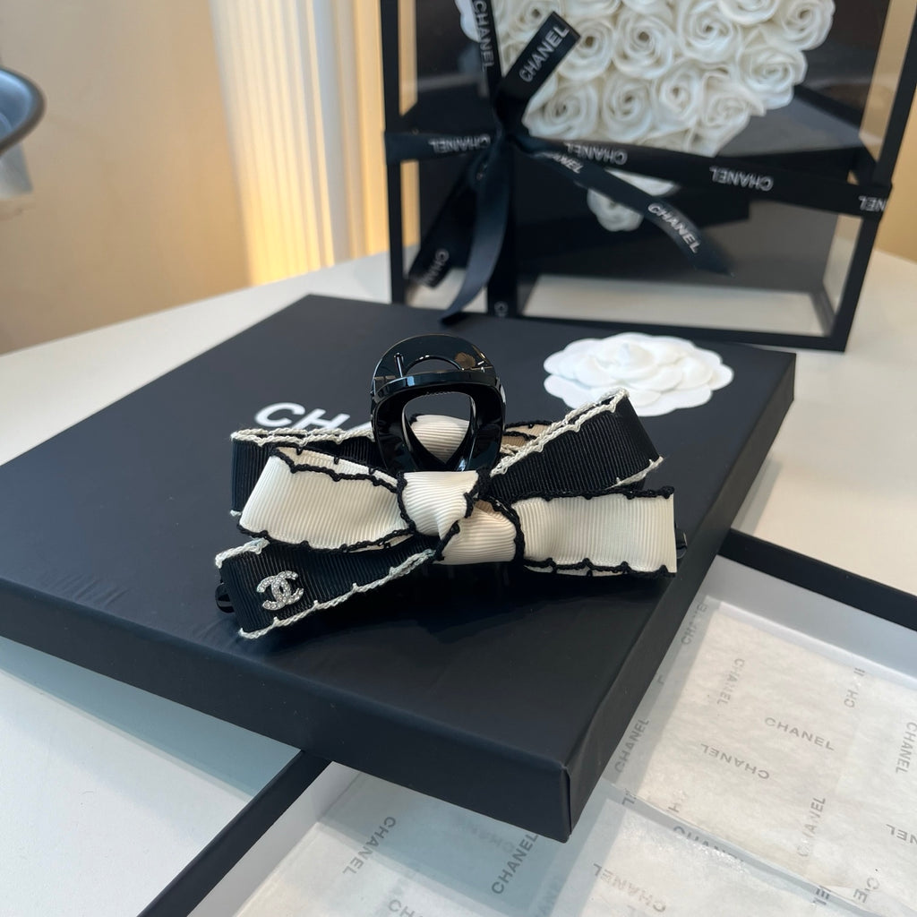 Hair accessory detail