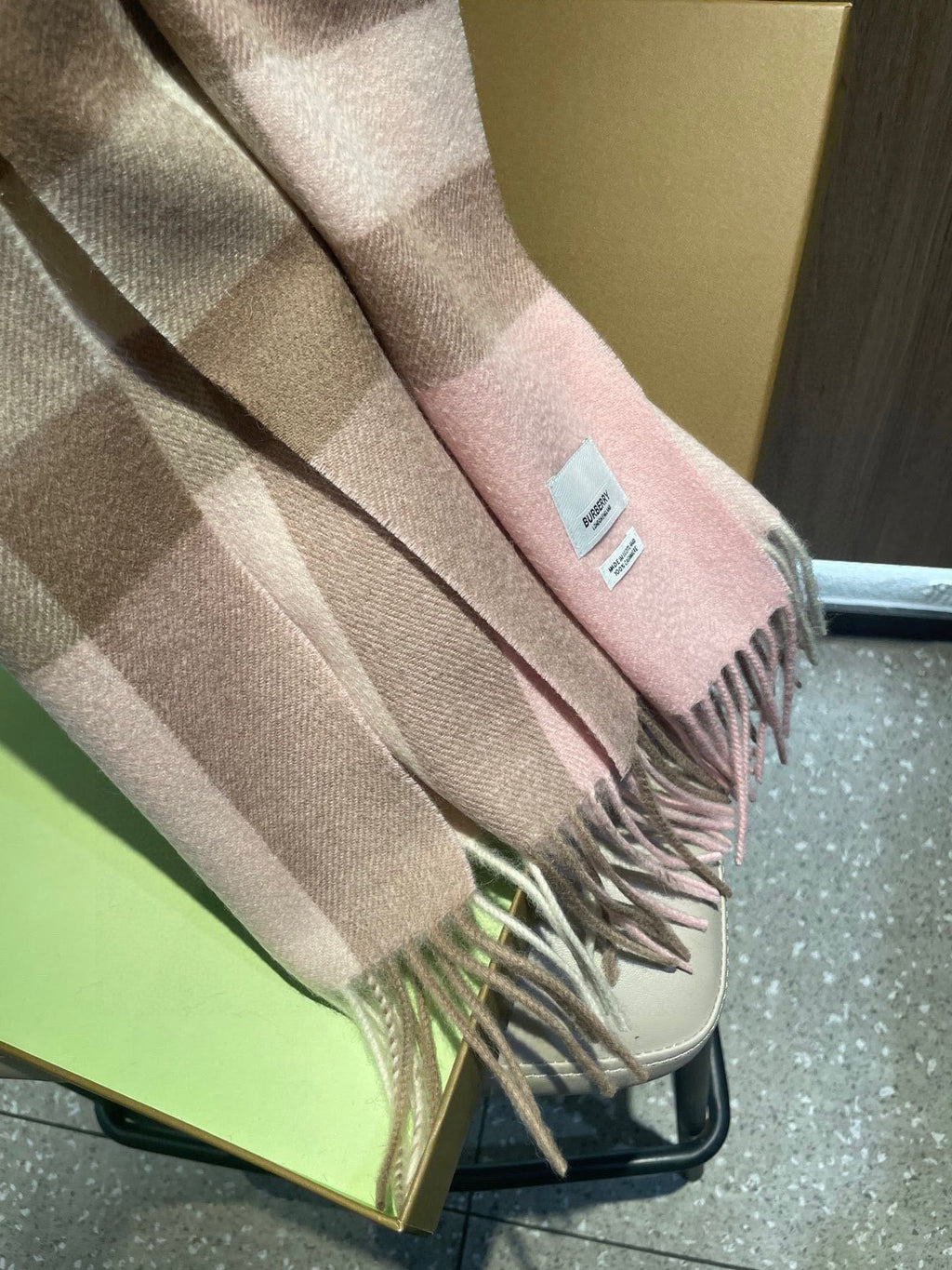 Scarf product detail